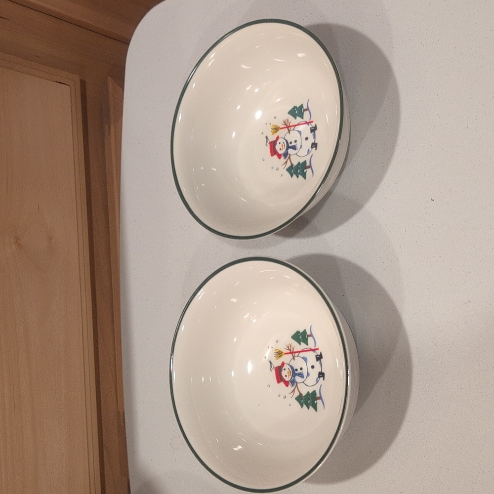 Pfaltzgraff "Snow Village" bowls euc